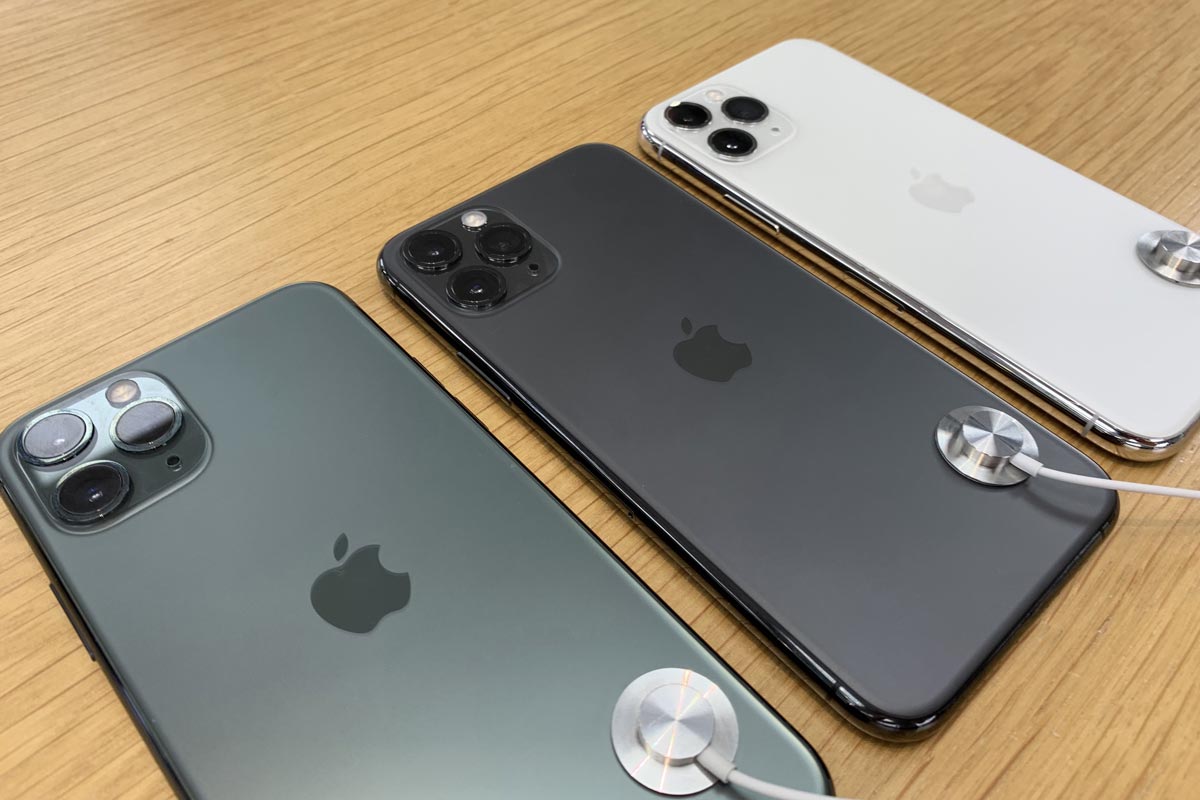 Apple Store iPhone 11 Pro disply